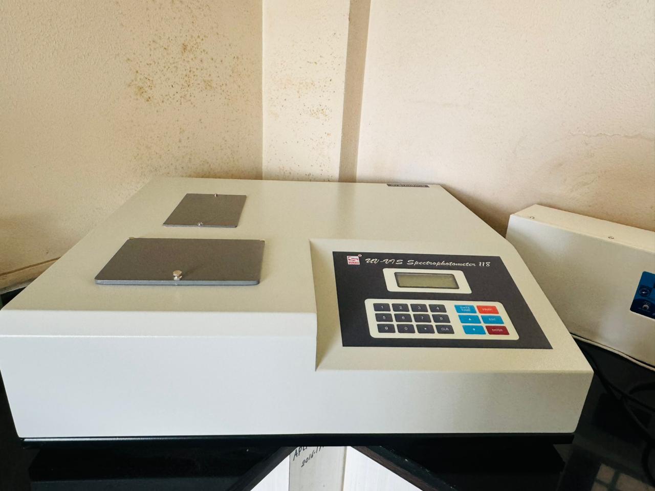 UV-Visible Spectrophotometer